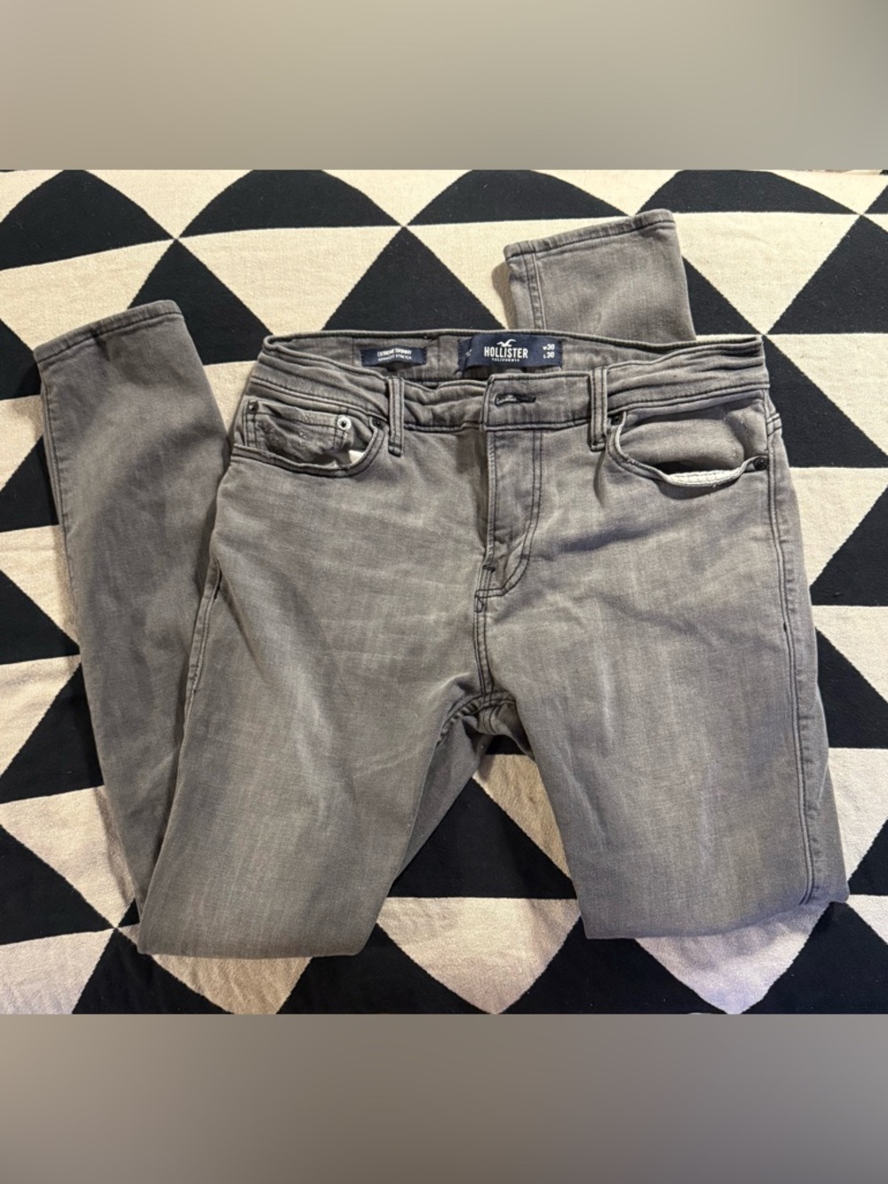 Hollister Men’s Washed Gray Skinny Jeans 30x30